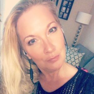 Meet your Posher, Lonna